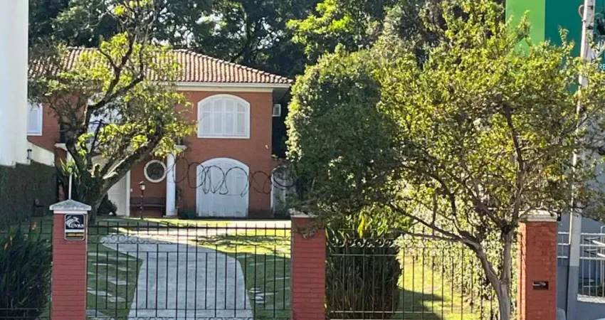 Casa Comercial com 12 quartos  à venda, 305.00 m2 por R$3950000.00  - Alto Da Rua Xv - Curitiba/PR