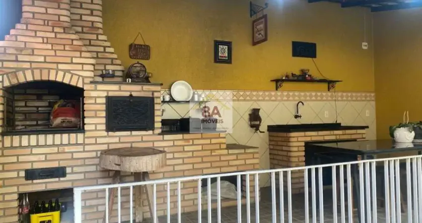 Sobrado gracioso á venda 3 dormitorios, mobiliado, pronto pra morar no Bairro Jardim Prudência!