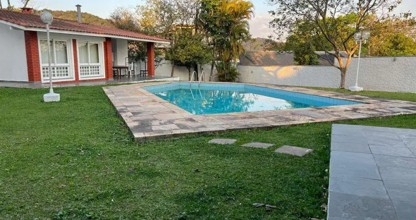 Casa no condomínio condomínio classique nouveau para venda com 5 quartos, sendo 2 suítes, 400m²