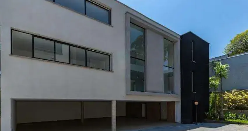 Casa em condomínio para venda com 4 quartos, sendo 4 suítes, 712m²