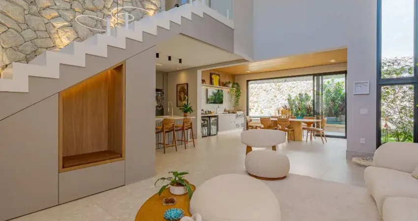 Casa no condomínio Residencial Portal Do Jequitibá para venda com 3 quartos, sendo 3 suítes , 255m²