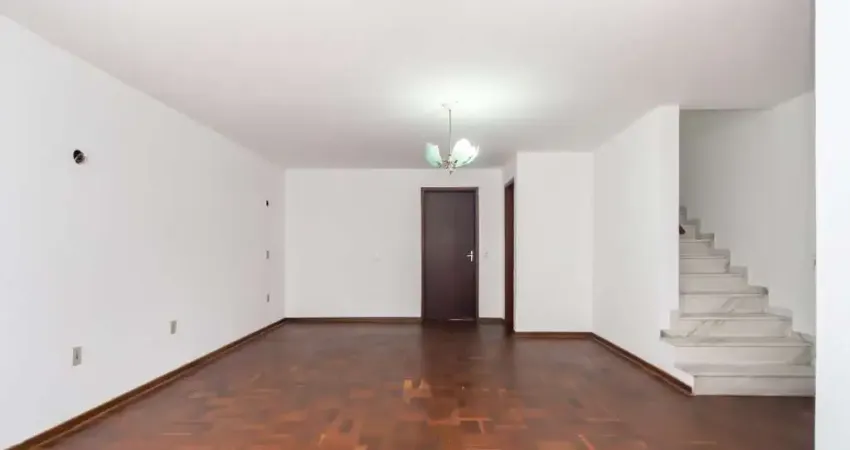 Sobrado para venda em Vila Alexandria com 3 quartos, sendo 1 suíte , 201m²