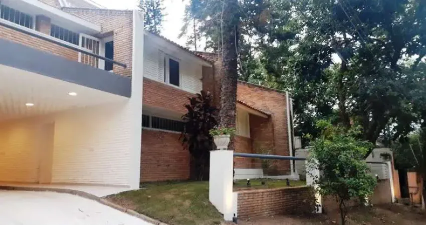 Casa no condomínio Forest Hills para venda com 4 quartos, sendo 4 suítes , 445m²
