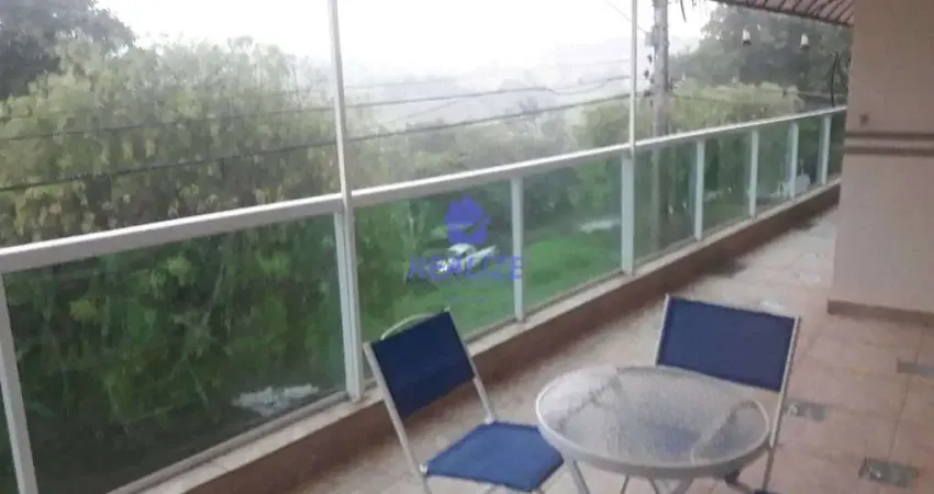 Sobrado com 3 dormitórios à venda, 300 m² por R$ 580.000,00 - Jardim Dom Henrique - Botucatu/SP