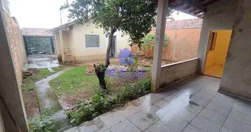 Casa com 2 dormitórios à venda, 90 m² por R$ 210.000,00 - Comerciários III - Botucatu/SP