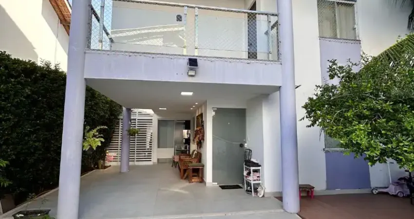 Casa á venda dentro de condomínio fechado em buraquinho com 4 quartos