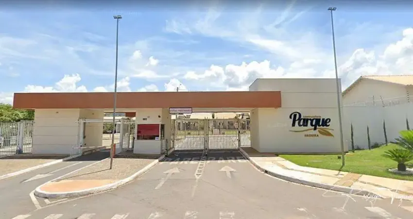 Casa à venda no parque aroeira – 3 quartos, suíte, quintal privativo e lazer completo