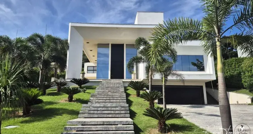 Sobrado moderno de alto padrão à venda no Aldeia do Vale com 4 suítes, vista definitiva e lazer completo