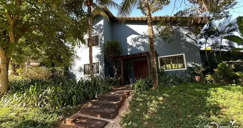 Sobrado à venda no Aldeia do Vale com 4 suítes, varanda gourmet e lazer completo