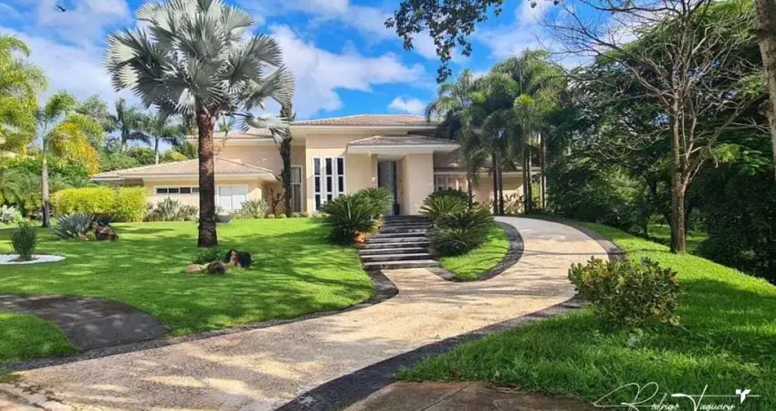 Casa térrea no aldeia do vale – 4 suítes, lazer completo e vista para bosque e lago