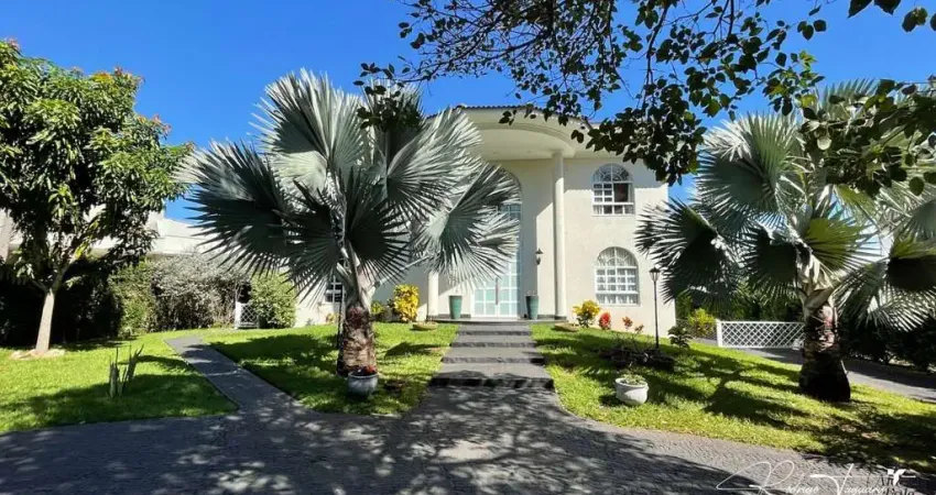 Sobrado à venda no Aldeia do Vale com 4 suítes, 2 lofts independentes, lazer completo e localização privilegiada