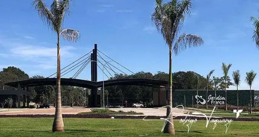 Jardins França – Terreno à venda em Goiânia com 405 m², em frente à mata e próximo à portaria