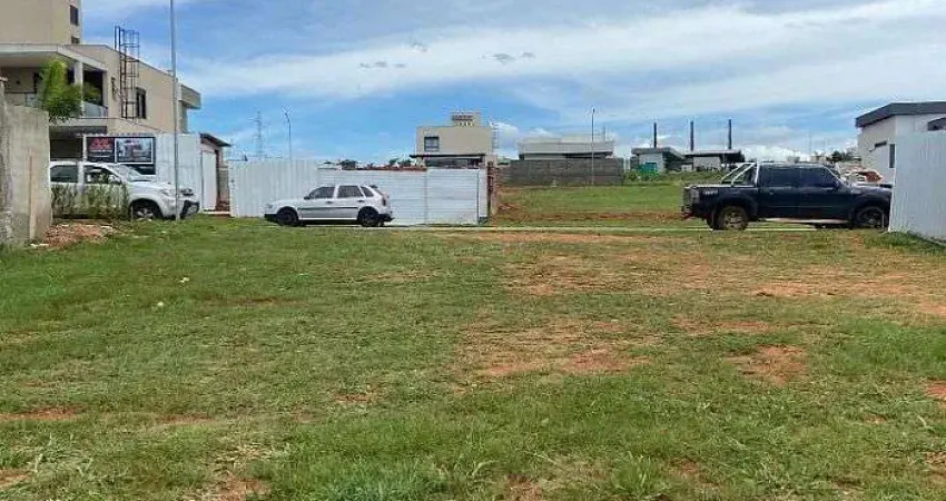 Jardins França – Terreno à venda em Goiânia com 405 m², em frente à mata e próximo à portaria