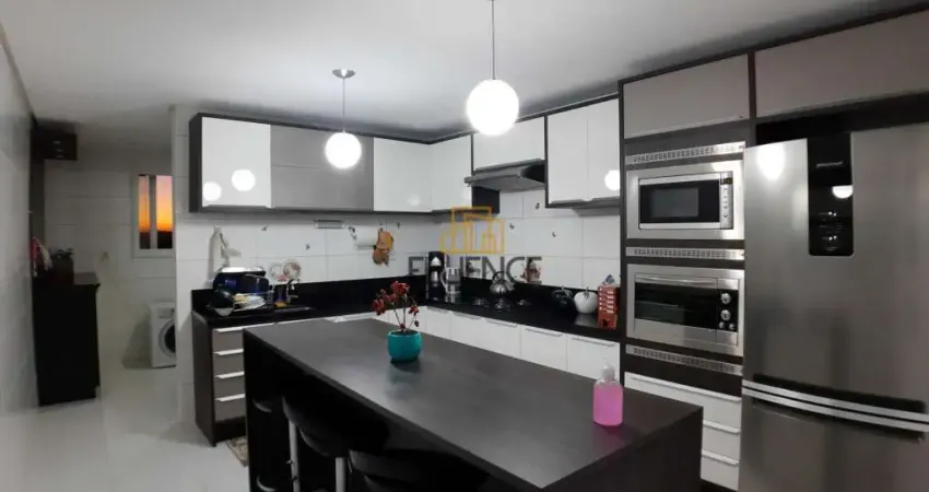 Apartamento à venda, 3 quartos, 1 suíte, 2 vagas, Centro - Carlos Barbosa/RS