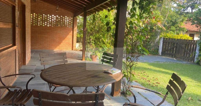 Casa com 4 dormitórios à venda, 208 m² por R$ 2.100.000 - Barequeçaba - São Sebastião/SP