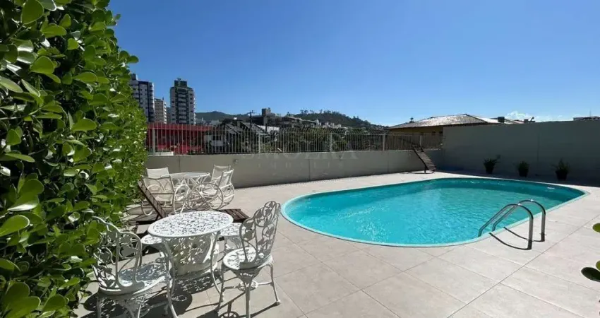 Casa em condomínio fechado com 4 quartos à venda na Rua Heidelberg, Córrego Grande, Florianópolis