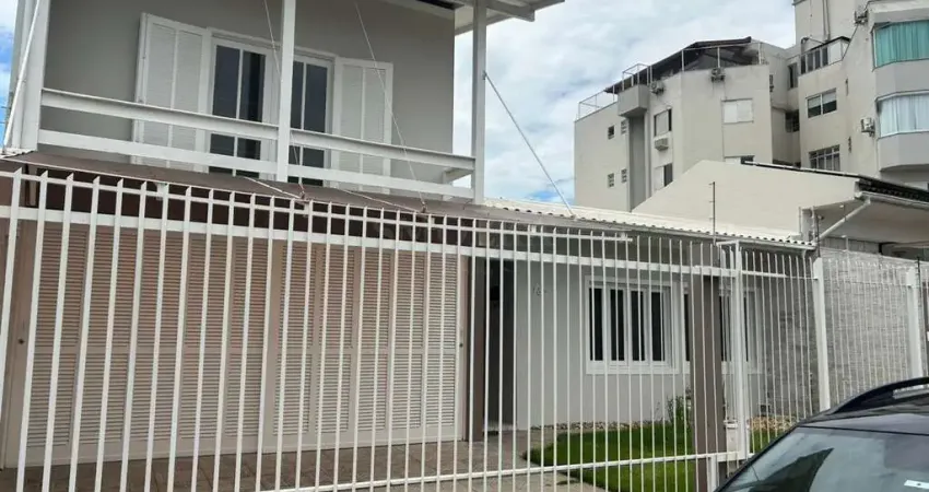 Casa em condomínio fechado com 4 quartos à venda na Rua Gustavo Barroso, Capoeiras, Florianópolis