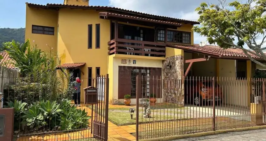 Casa em condomínio fechado com 6 quartos à venda na Rua Itamirim, Itacorubi, Florianópolis