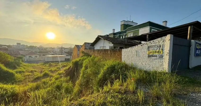 Terreno em condomínio fechado à venda na Rua Ulisses Siqueira Lima, Forquilhas, São José