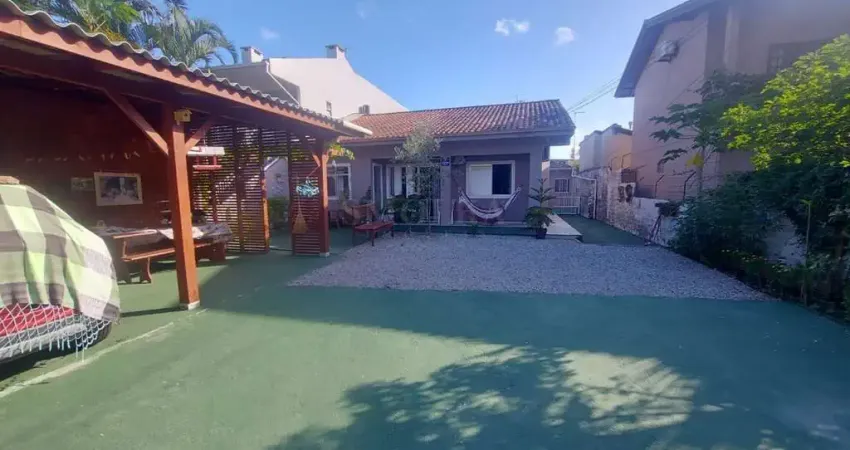 Casa em condomínio fechado com 4 quartos à venda na Rua José Serafim dos Santos, Barra da Lagoa, Florianópolis