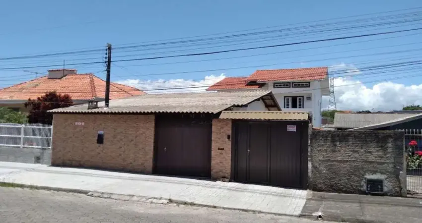 Casa em condomínio fechado com 7 quartos à venda na Rua Dezesseis de Julho, Pagani, Palhoça
