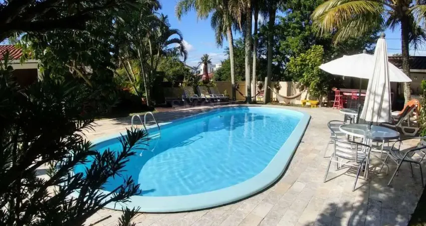 Prédio com 14 salas à venda na Avenida das Pitangueiras, Daniela, Florianópolis