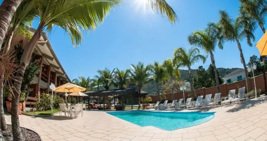 Prédio com 4 salas à venda na Rua Hercelina M. Vieira, Praia do Estaleiro, Balneário Camboriú