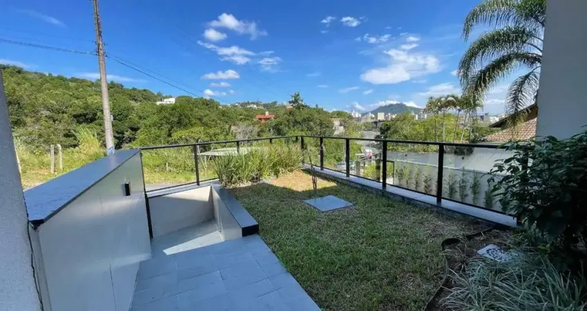 Casa em condomínio fechado com 3 quartos para alugar na Rua Comandante Oscar Amarante Romaguera, João Paulo, Florianópolis