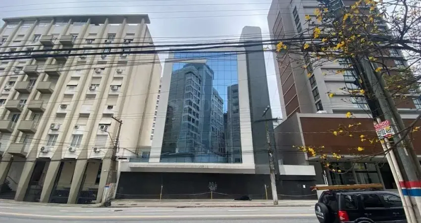 Prédio com 8 salas para alugar na Avenida Professor Othon Gama D'Eça, Centro, Florianópolis