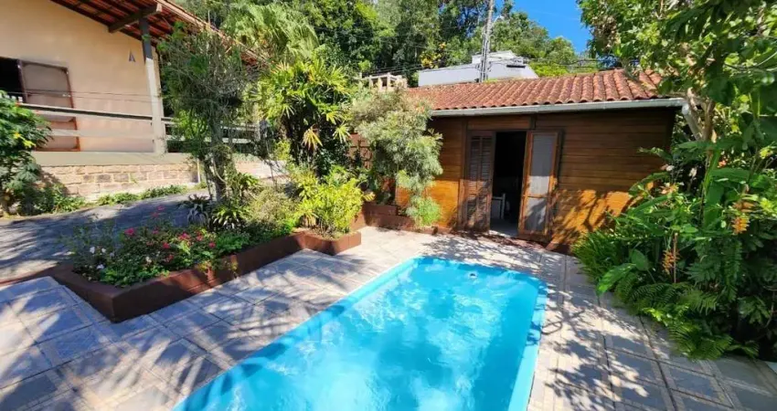 Casa em condomínio fechado com 4 quartos à venda na Rua Florisbelo Silva, Sambaqui, Florianópolis