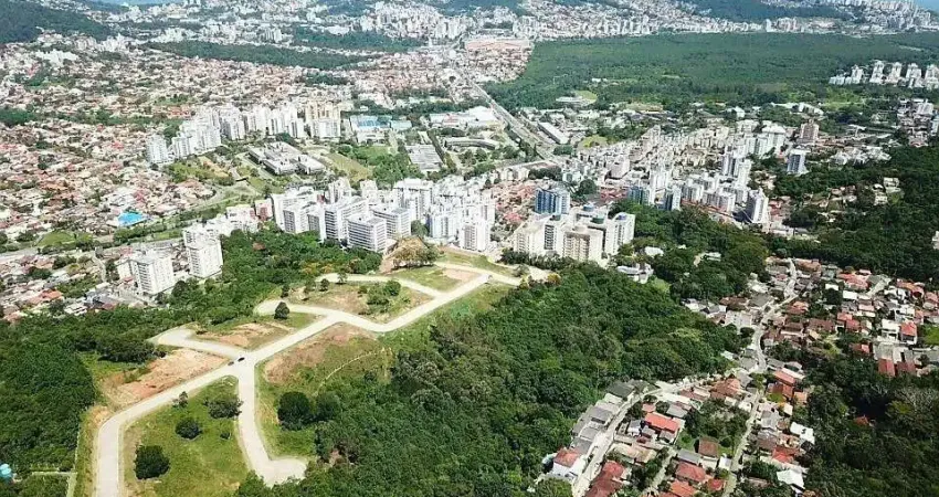 Terreno à venda na Rua Rodrigo Rampinelli Jeremias, Itacorubi, Florianópolis
