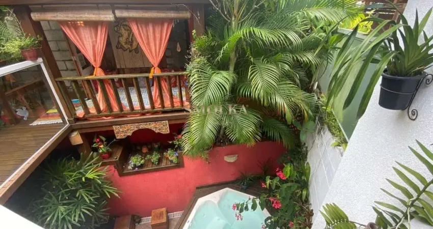 Casa em condomínio fechado com 2 quartos à venda na Rodovia Jornalista Manoel de Menezes, Praia Mole, Florianópolis