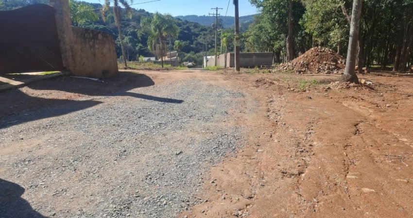 Lindo  terreno para  formação de chacara em Ibiuna SP