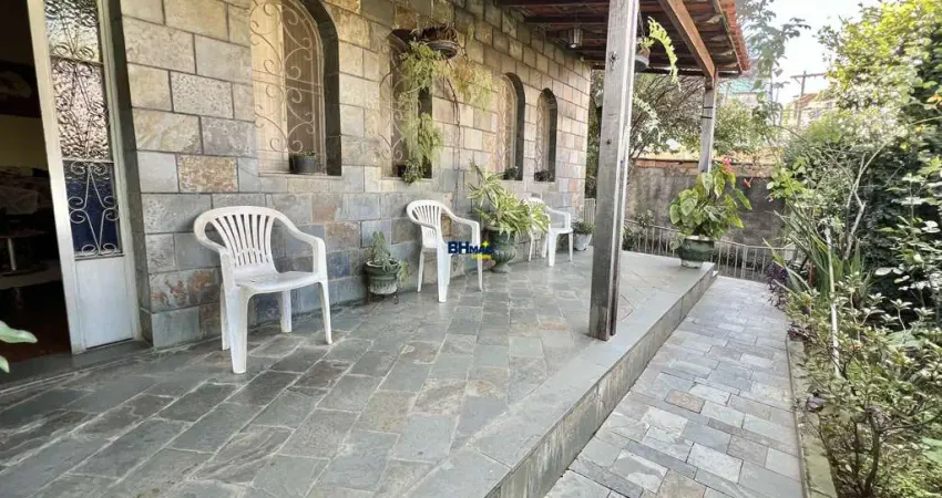 Casa com 3 quartos à venda na Rua Bernardo Cisneiros, 840, Aparecida, Belo Horizonte