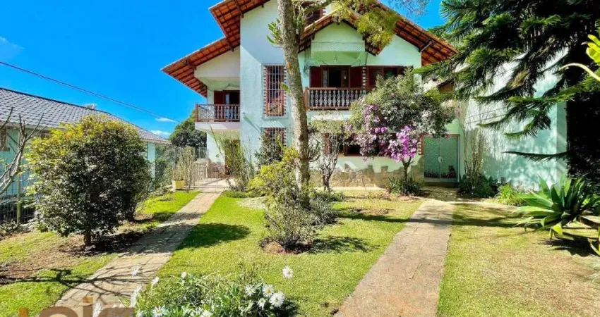 Casa com 3 dormitórios à venda, 400 m² por R$ 1.500.000,00 - Golfe - Teresópolis/RJ