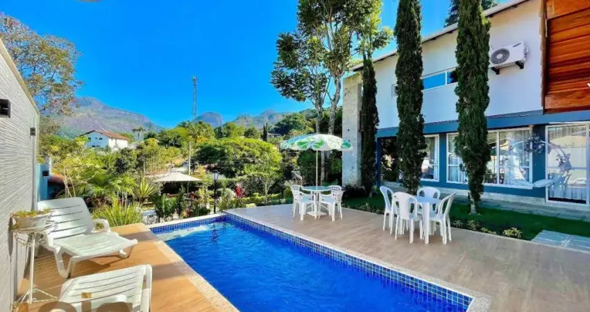 Casa com 4 dormitórios à venda, 500 m² por R$ 2.490.000,00 - Golfe - Teresópolis/RJ