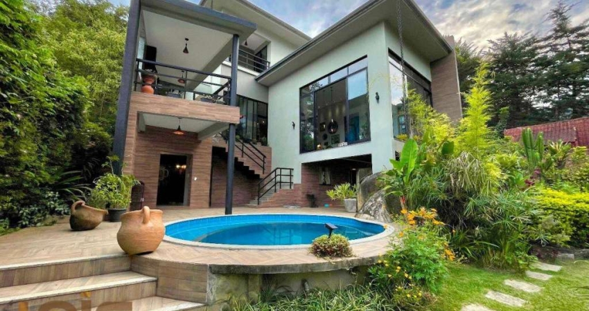 Casa com 3 dormitórios à venda, 390 m² por R$ 2.500.000,00 - Cascata dos Amores - Teresópolis/RJ