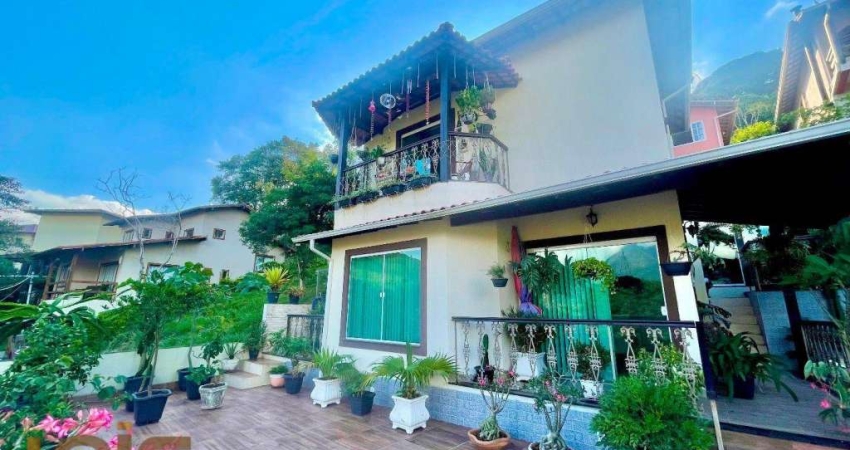 Casa com 3 dormitórios à venda, 131 m² por R$ 760.000,00 - Vargem Grande - Teresópolis/RJ