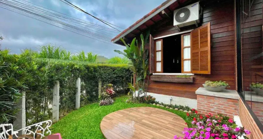 Casa com 2 dormitórios à venda, 117 m² por R$ 520.000,00 - Vargem Grande - Teresópolis/RJ