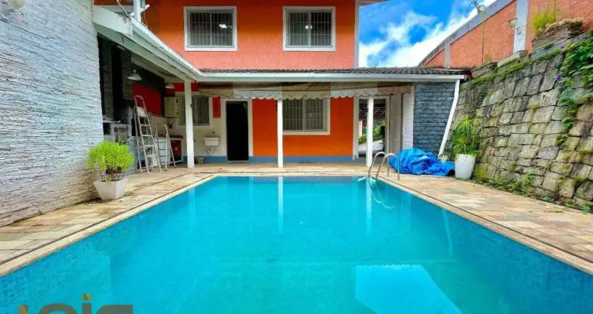 Casa com 3 dormitórios à venda, 99 m² por R$ 670.000,00 - Granja Guarani - Teresópolis/RJ