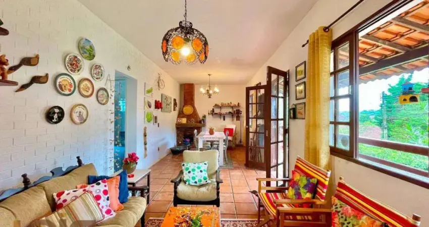 Casa com 3 dormitórios à venda, 70 m² por R$ 850.000,00 - Comary - Teresópolis/RJ