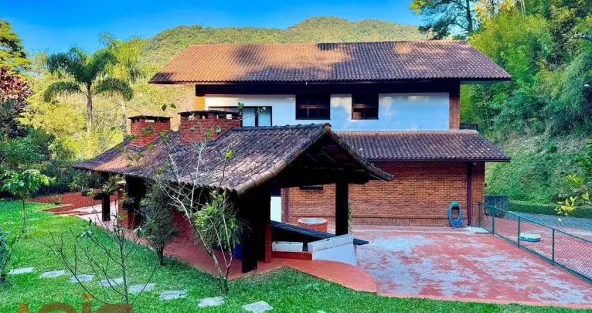 Casa Triplex Espetacular Próxima à Feirinha do Alto – Aceita permuta por Imóvel em Niterói