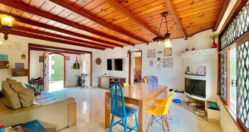 Casa com 3 dormitórios à venda, 160 m² por R$ 750.000,00 - Cascata do Imbuí - Teresópolis/RJ