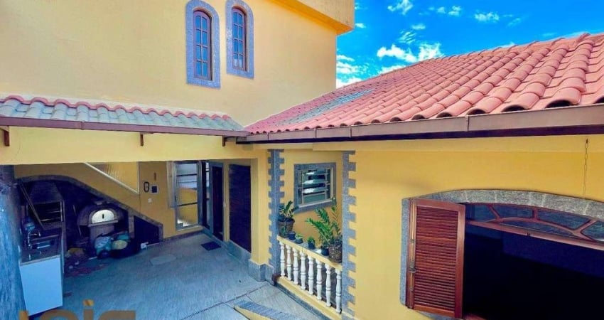 Casa com 3 dormitórios à venda, 140 m² por R$ 600.000,00 - Barra do Imbuí - Teresópolis/RJ