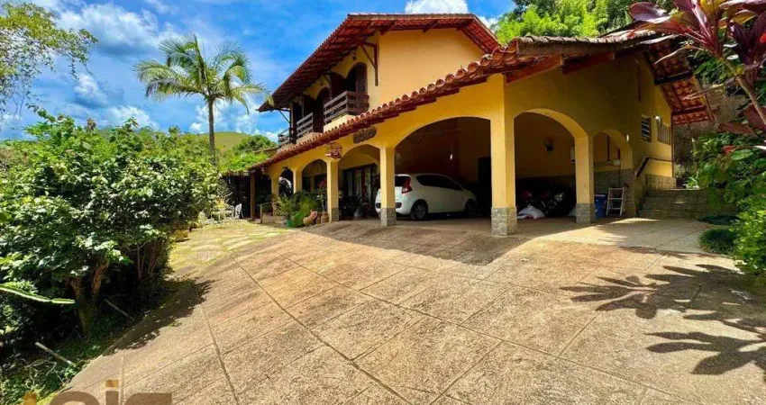 Casa com 5 dormitórios à venda, 271 m² por R$ 1.200.000,00 - Albuquerque - Teresópolis/RJ