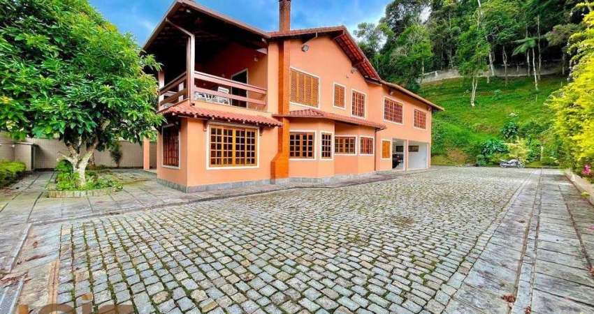 Elegância e Conforto em Albuquerque - Teresópolis/RJ - Casa Alto Padrão à venda - R$ 2.100.000,00
