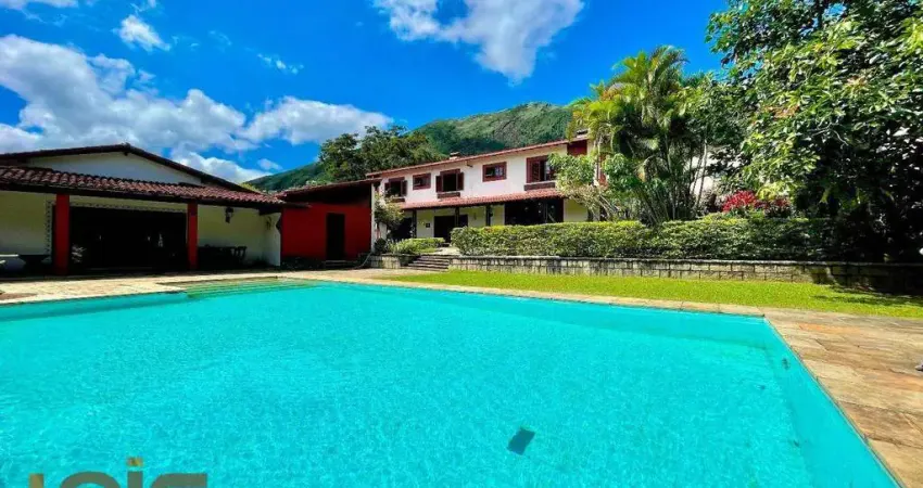 Casa com 5 dormitórios à venda, 576 m² por R$ 2.500.000,00 - Araras - Teresópolis/RJ