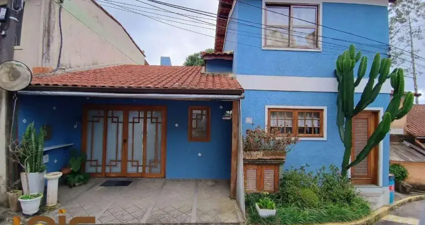 Casa com 3 dormitórios à venda, 127 m² por R$ 550.000,00 - Iucas - Teresópolis/RJ