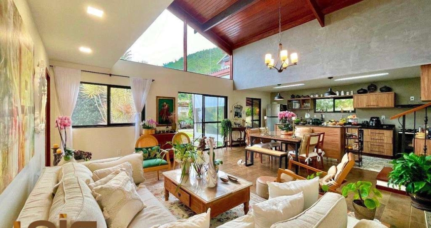 Casa com 3 dormitórios à venda, 165 m² por R$ 990.000,00 - Albuquerque - Teresópolis/RJ