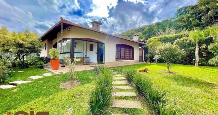 Casa com 4 dormitórios à venda, 215 m² por R$ 1.150.000,00 - Golfe - Teresópolis/RJ